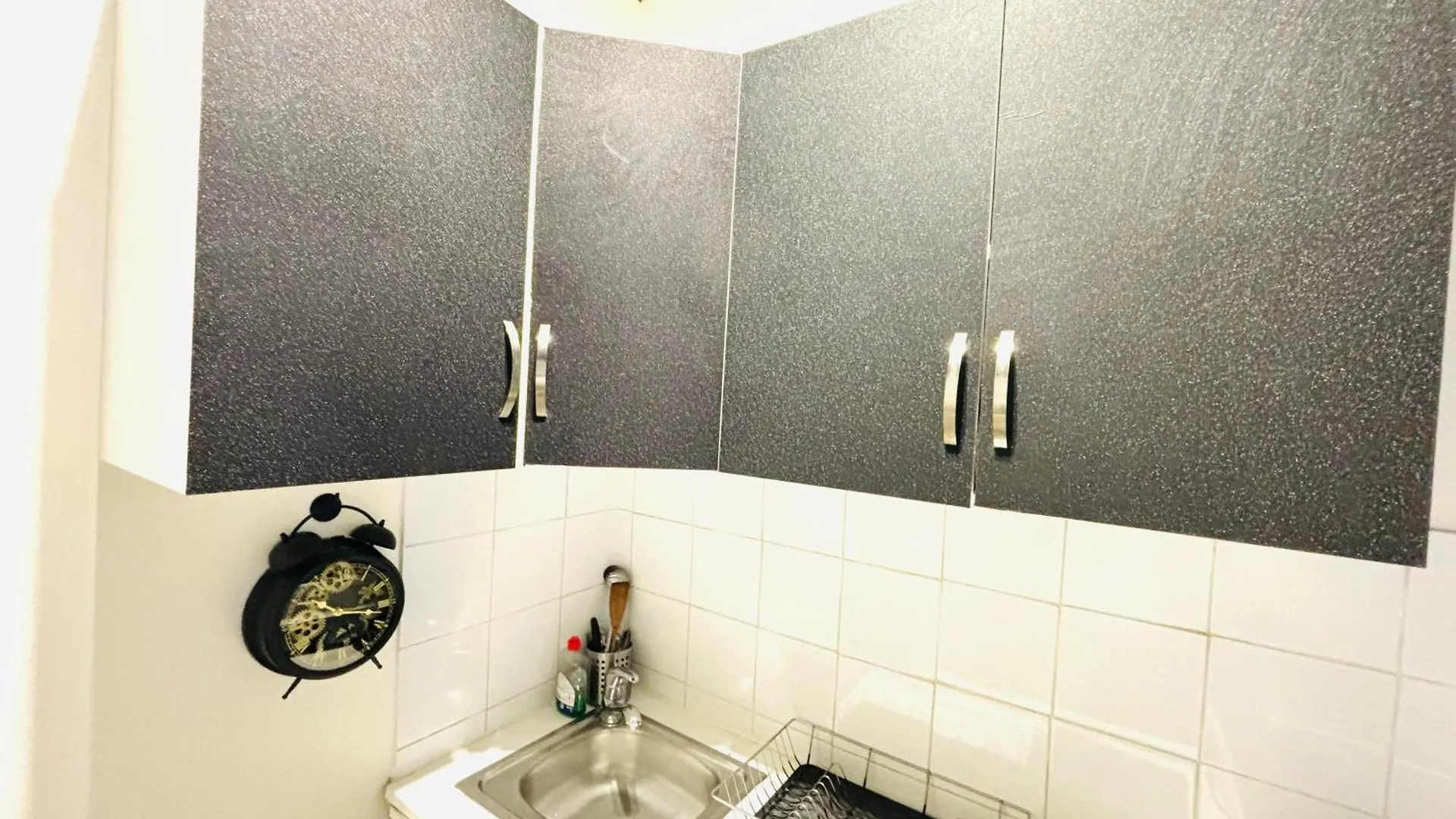 Apartment Best Inn Ponthieu Paris