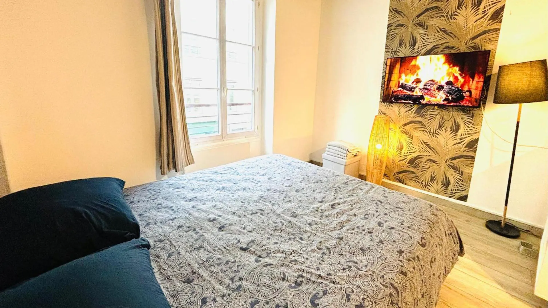Apartment Best Inn Ponthieu Paris France