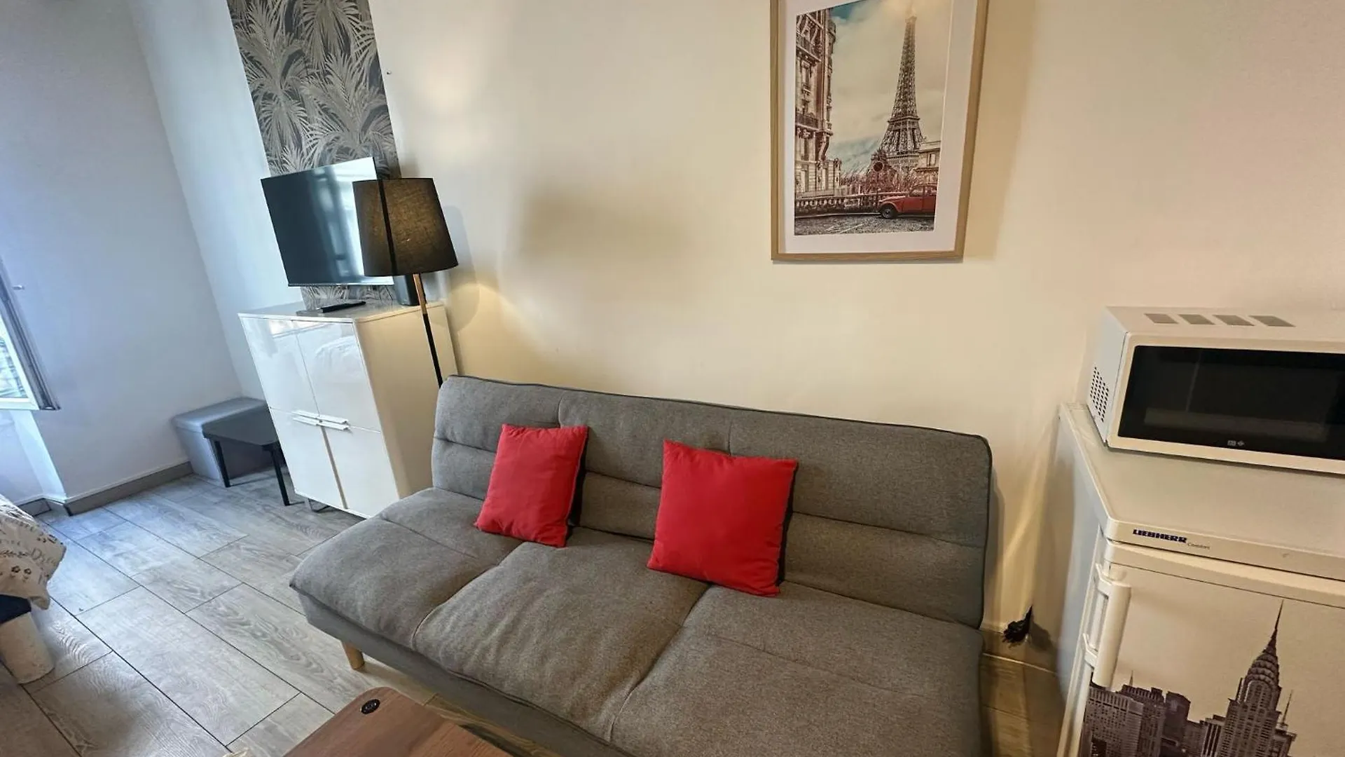 Apartment Best Inn Ponthieu Paris